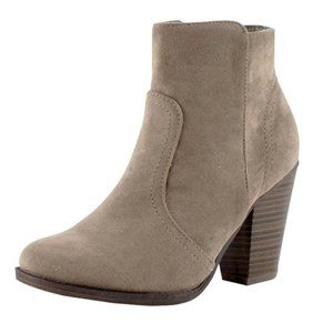 Brechelles  tan faux leather ankle boots 6.5